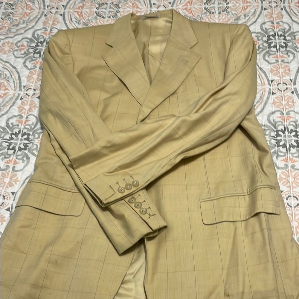 Corneliani Tan Sport Coat with Classic Tailored Style and Subtle Pattern
